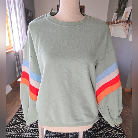 Small Green Sweatshirt - Picture 1 of 3